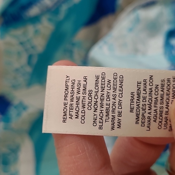 Chico's Blue Colorful Abstract Button Down Wrinkle Resistant Shirt size 0 Small - Picture 5 of 8